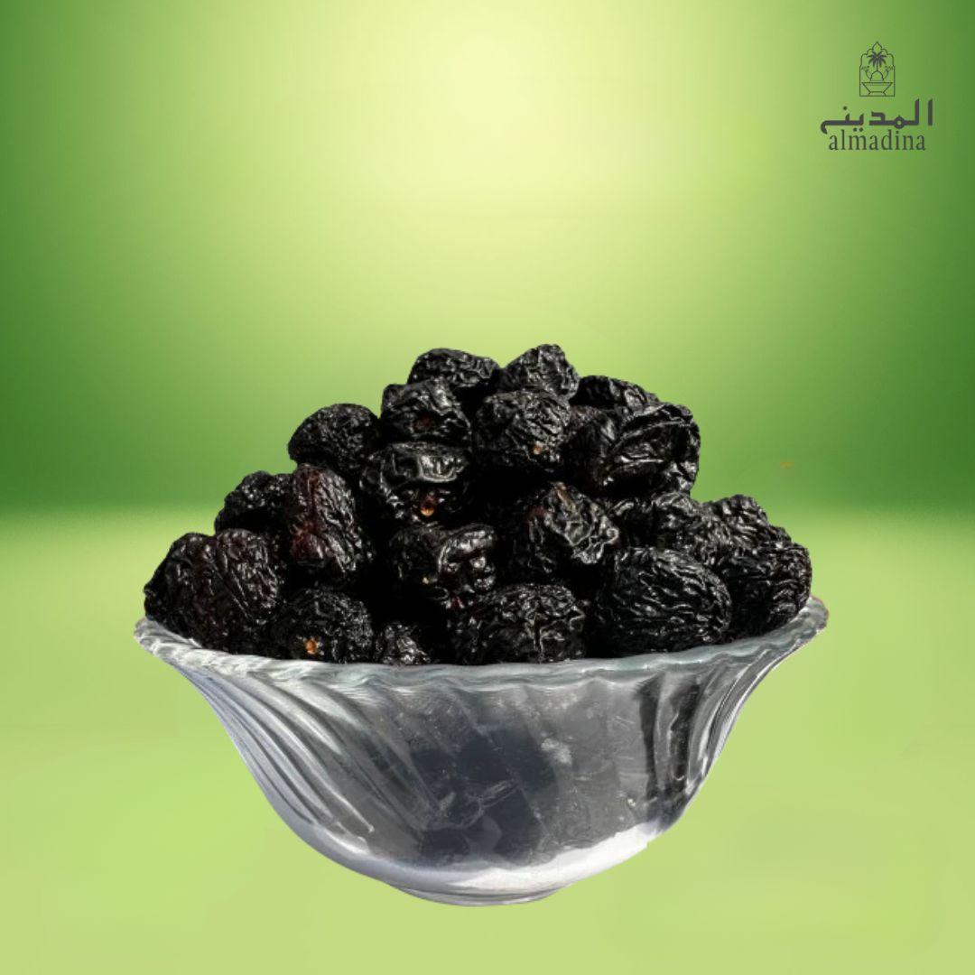 Fresh black cherries – antioxidant-rich fruit snack